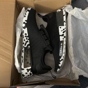 Men’s adidas RMD R1
Brand new